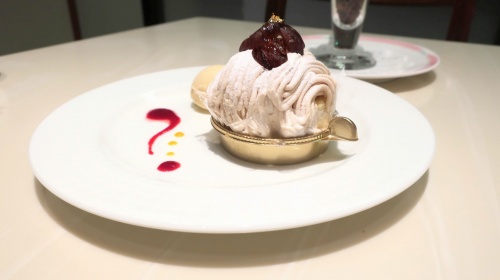 神戸のホテルオークラ内のカフェレストランカメリアのモンブラン