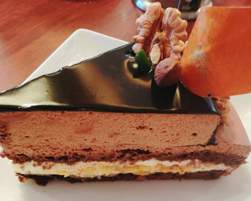 世界最高峰 チョコレートケーキが有名な梅田のカフェ3選 関西のデパ地下スイーツ盛り盛り あまチカ